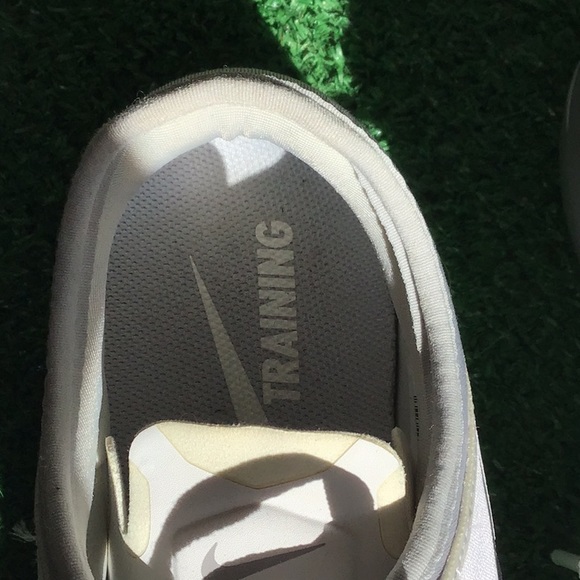 NIKE FREE Tr Women shoes size 9.5 - Picture 2 of 8